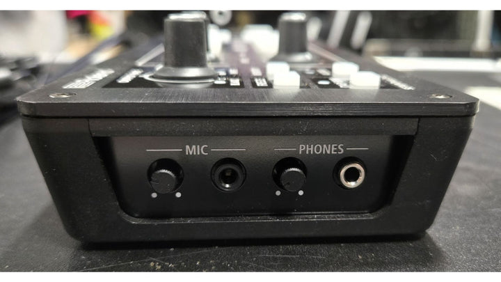 Roland V-1HD Portable 4 x HDMI Input Switcher (Open Box)