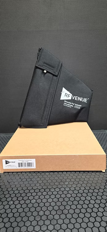 RF Venue Diversity Fin Antenna (B-Stock)