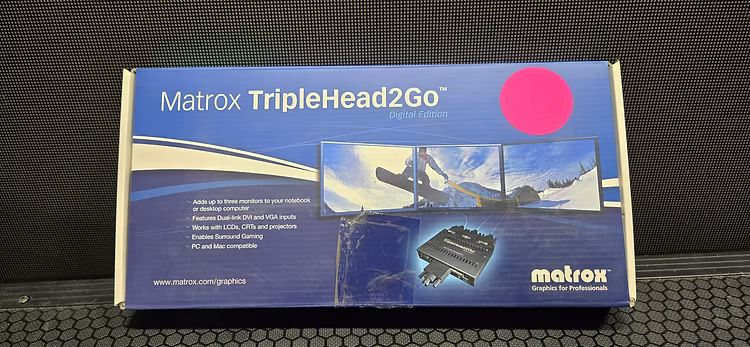 Matrox TripleHead2Go Digital Edition Three-Monitor Graphics Expansion (Open Box)