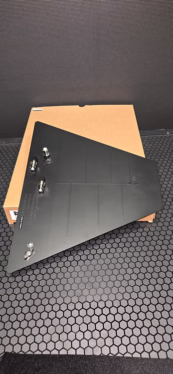RF Venue Diversity Fin Antenna (B-Stock)